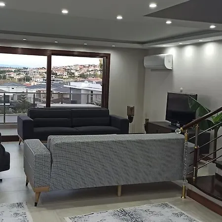 Dalyan'da, Triplex Muestakil, Havuzlu Vilă Çeşme