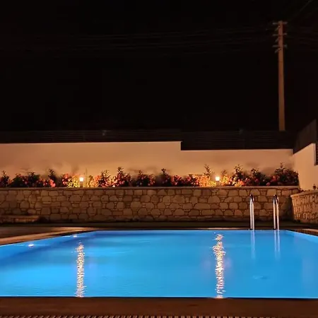 Dalyan'da, Triplex Muestakil, Havuzlu Vilă