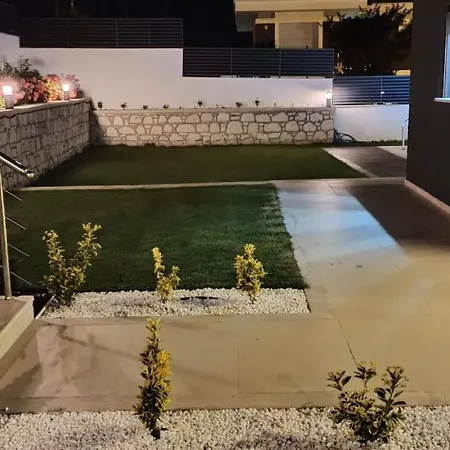 Dalyan'da, Triplex Muestakil, Havuzlu Willa *