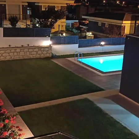 Willa Dalyan'da, Triplex Muestakil, Havuzlu Çeşme
