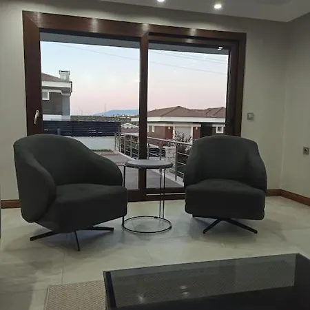 Willa Dalyan'da, Triplex Muestakil, Havuzlu