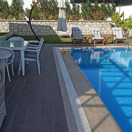 Willa Dalyan'da, Triplex Muestakil, Havuzlu